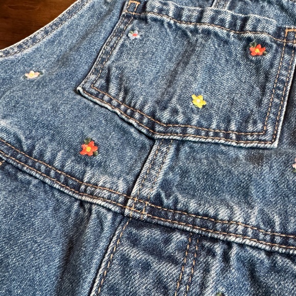 GAP | Toddler Girls Floral Embroidered Denim Jean Shortall Overalls - 3T - Picture 2 of 5